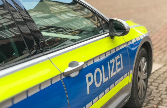 Obernkirchen: Dacia-Autotür beschädigt