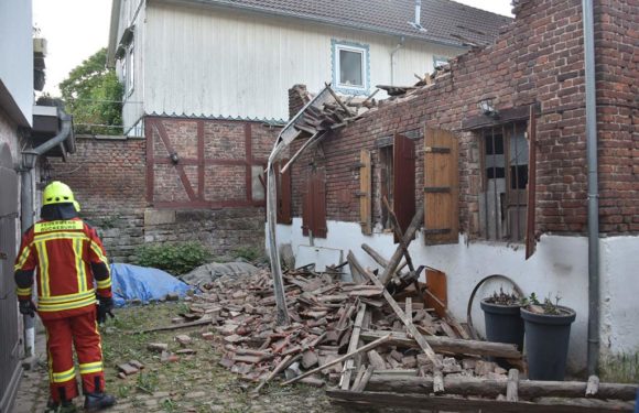 Bückeburg: Hausdach in der Langen Straße stürzt ein