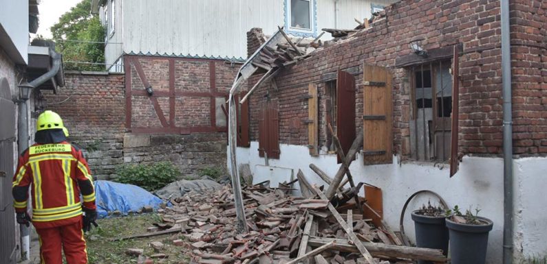 Bückeburg: Hausdach in der Langen Straße stürzt ein