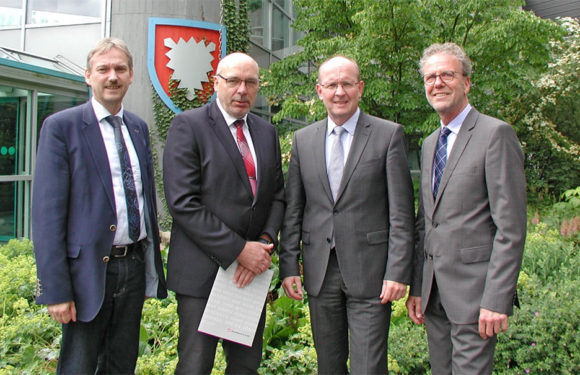 Antrittsbesuch des neuen Vorsitzenden der Geschäftsführung der Agentur für Arbeit Hameln bei Landrat Jörg Farr