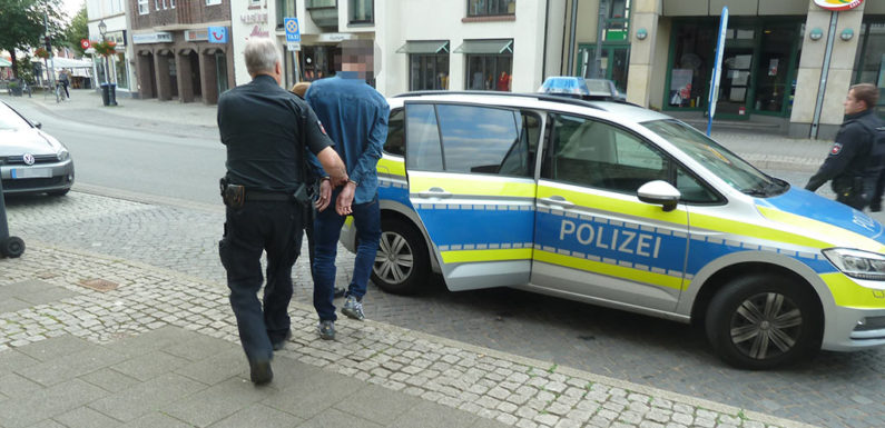 Durchsuchungen in Bückeburg und Ahnsen: Polizei findet Drogen und Waffen