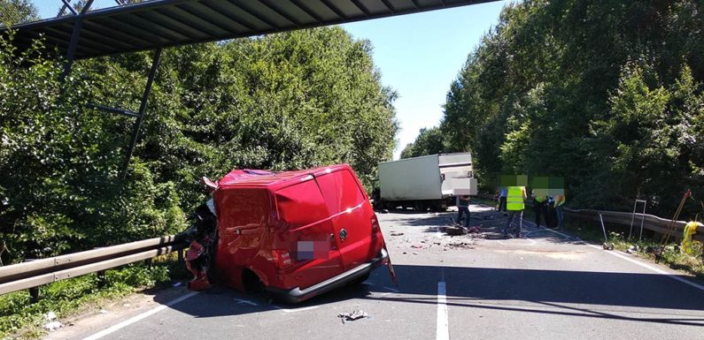 Frontalzusammenstoß: Tödlicher Verkehrsunfall auf der B83 bei Bückeburg