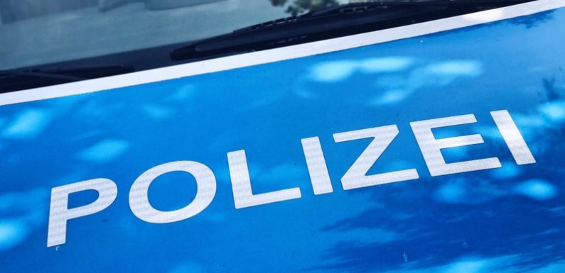 Unfallflucht in Bückeburg: Polizei sucht grauen Skoda