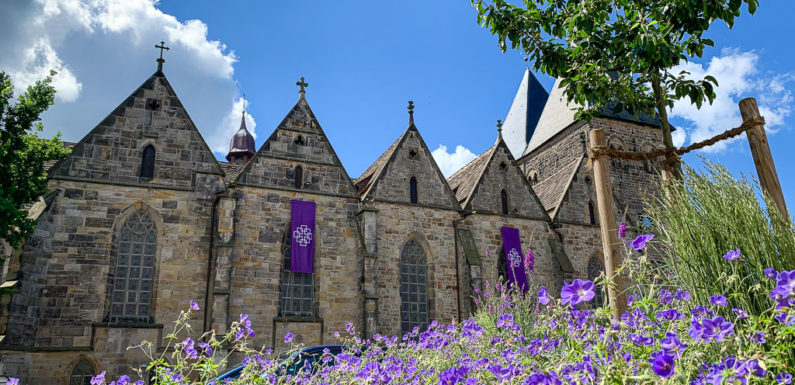 Obernkirchen: Kantatengottesdienst im „Erlebnisraum Taufe“ am 5. Juli in der Stiftskirche