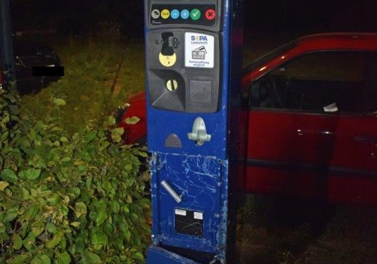 Parkscheinautomat aufgebrochen