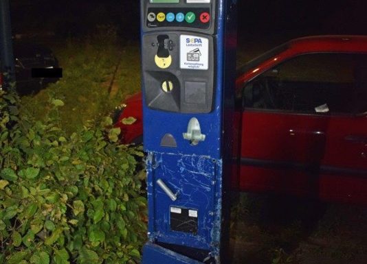 Parkscheinautomat aufgebrochen