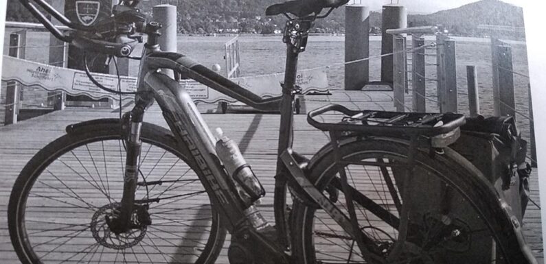 Hochwertiges E-Bike von Fahrradträger gestohlen