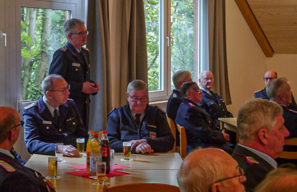 Ehemalige Führungskräfte der Feuerwehren treffen sich in Wölpinghausen