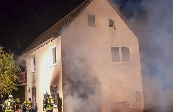 Feuerwehreinsatz in Seggebruch: Zwei Schwerverletzte bei Gebäudebrand