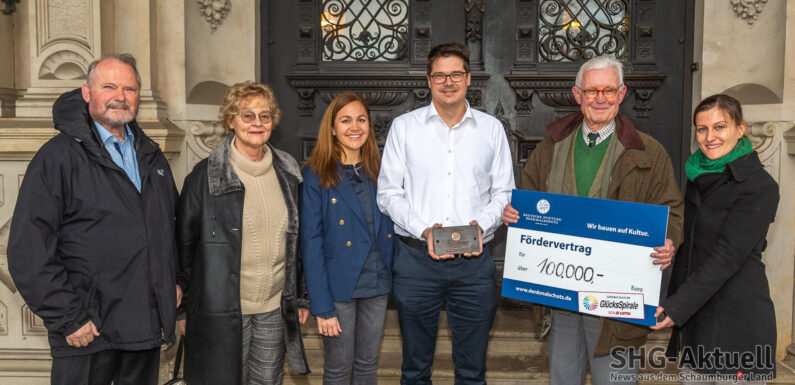 Bronze-Tafel für Blindow-Palais: Deutsche Stiftung Denkmalschutz unterstützt Sanierung mit 100.000 Euro