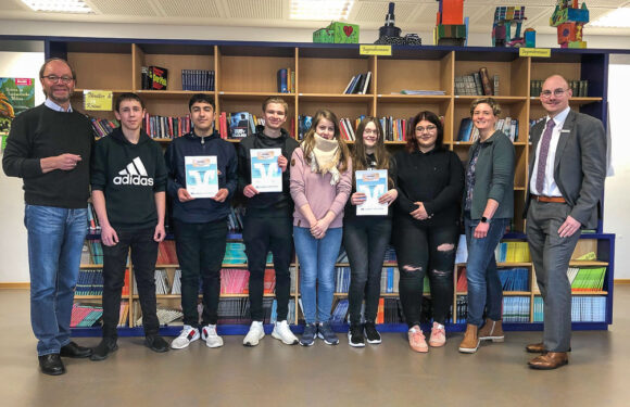 Erfolgreich bewerben: 65 Schüler der Magister-Nothold-Oberschule Lindhorst erhalten Zertifikate der Volksbank in Schaumburg