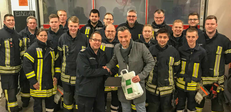 Feuerwehr Wölpinghausen bekommt Tablet gespendet