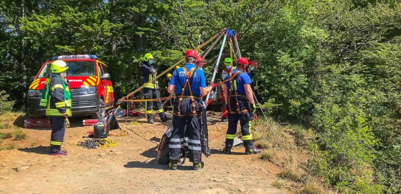 Schaumburger Höhenretter unterstützen am Hohenstein: Frau in Felsspalte gestürzt