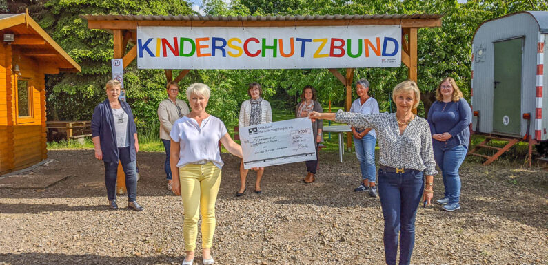 Doppelspende der Damen vom Lions Club Bad Eilsen-Weserbergland für Kinderschutzbund Rinteln