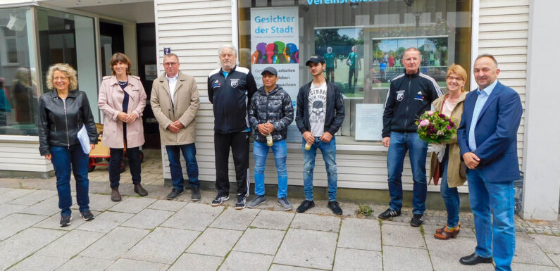 Schaufensterprojekt: „Gesichter der Stadt“ eröffnet – Teilhabe und Zusammenhalt in Bückeburg
