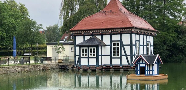 Stadthagen: Neues Entenhaus für den Schlossgartenteich