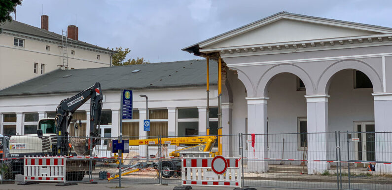 Bückeburg: Bahnhofs-Vorhalle abgestützt, Experten begutachten Schaden