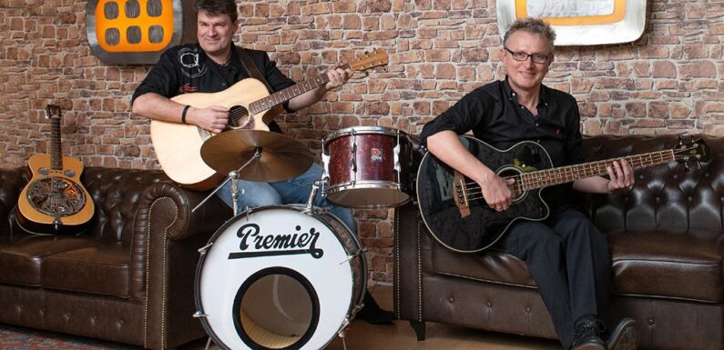 Rock, Pop, Oldies und Balladen: Akustik-Duo „Under Prescher“ spielt in Bad Nenndorf