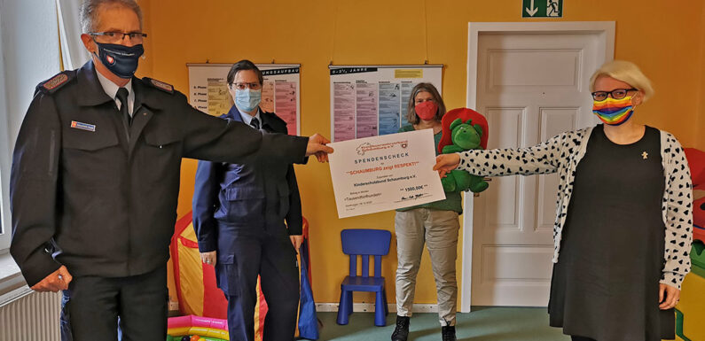 „Schaumburg zeigt Respekt“: Erlös der Aufkleber an Kinderschutzbund übergeben