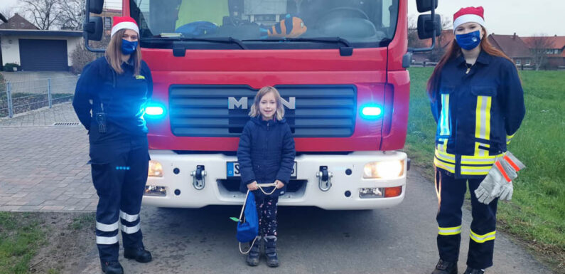 Glückliche Kinderaugen am Ende eines ungewöhnlichen Feuerwehrjahres