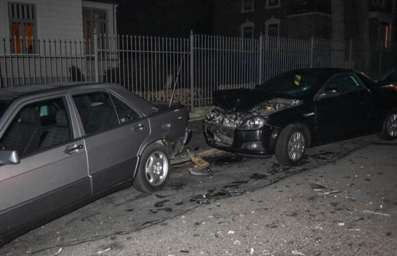 Unfall in der Parkstraße: Drei Autos stark beschädigt