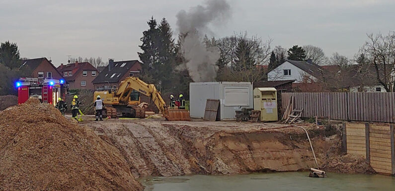 Hagenburg: Baucontainer brennt