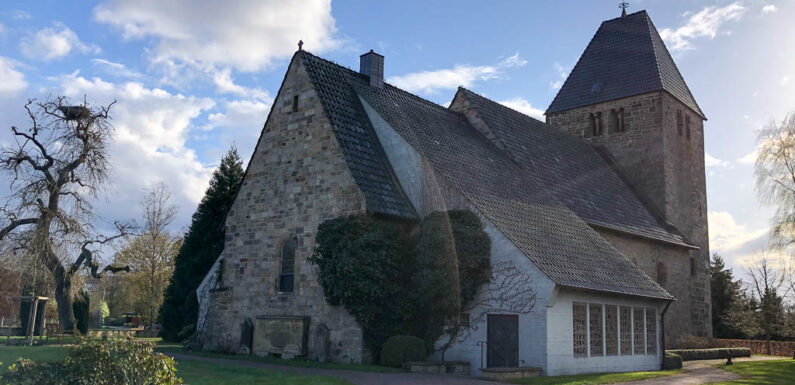 Zauberhafte Orte in Schaumburg: Die St. Cosmas und St. Damian Kirche in Petzen