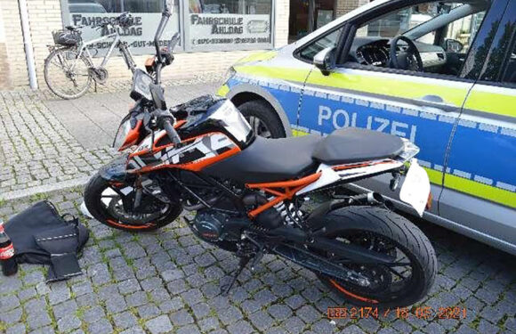 Motorrad beschädigt: Polizei sucht Unfallverursacher