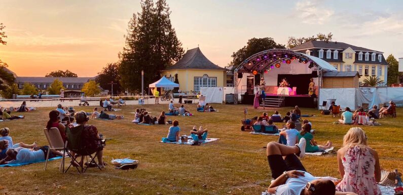 Open Air Sommer in Bad Nenndorf: Kino, Kultur und Sundowner im Kurpark