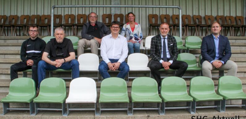Das Fußballspiel als Familienevent: Schicke Sitze für die Tribüne im Jahnstadion