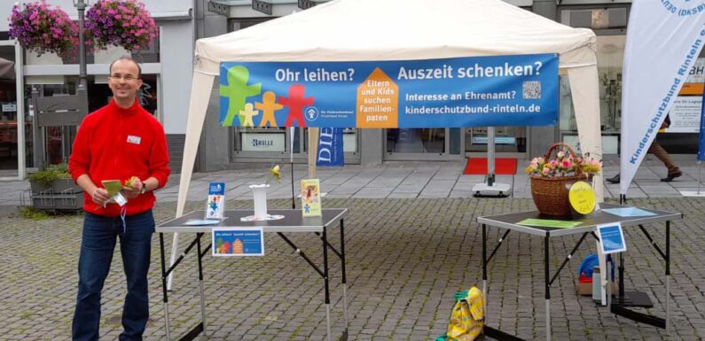 Bad Eilsen: Infostand über die Familienpaten auf dem Wochenmarkt