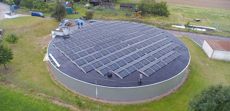 Stadthagen: 264 Photovoltaik-Module auf dem Dach des Trinkwasserspeichers gehen in Betrieb