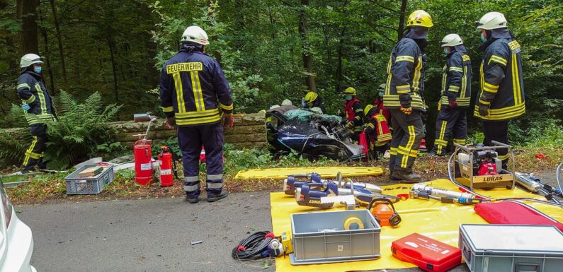 Autofahrer schwer verletzt: Unfall zwischen Hagenburg und Bergkirchen