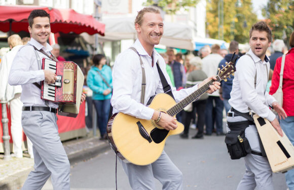 Bückeburg: Verkaufsoffener Sonntag mit Walking-Acts und Musik in der Innenstadt