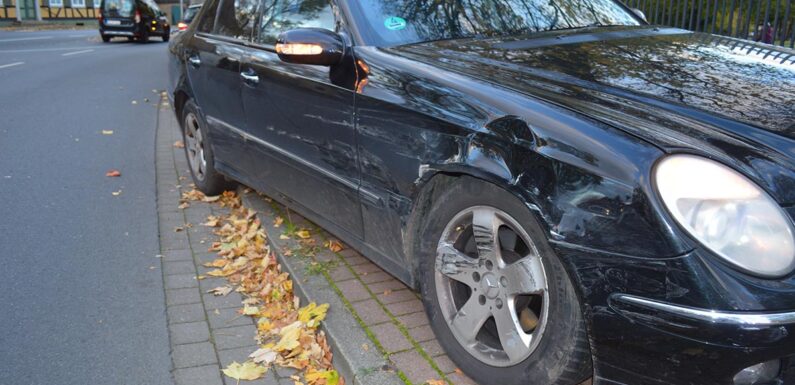 Vorfahrt missachtet: Hoher Sachschaden bei Unfall in Friedrich-Bach-Straße
