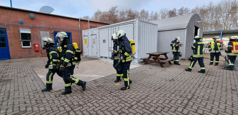 Feuerwehreinsatz in Beckedorf: Kohlendioxidlöschanlage löst aus