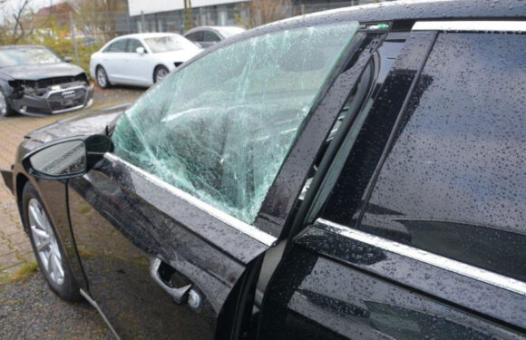 Bückeburg: 60.000 Euro Sachschaden durch beschädigte Autos und gestohlene Scheinwerfer