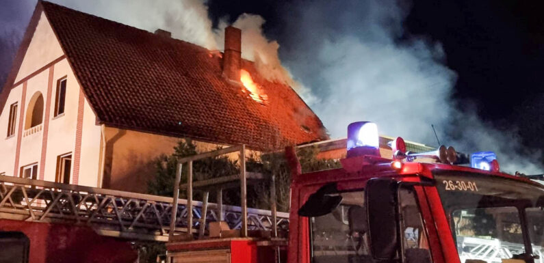 125 Feuerwehrleute bei Großbrand in Krankenhagen im Einsatz