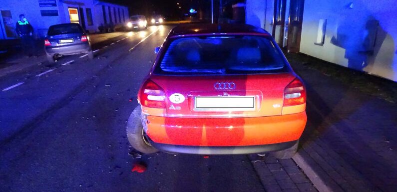 1,85 Promille: Bückeburger fährt gegen geparktes Auto und verursacht Unfall im Gegenverkehr
