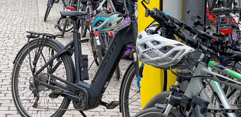 „Fit mit dem Pedelec“: Polizei, Verkehrswacht und ADFC bieten Fahrradtrainings an