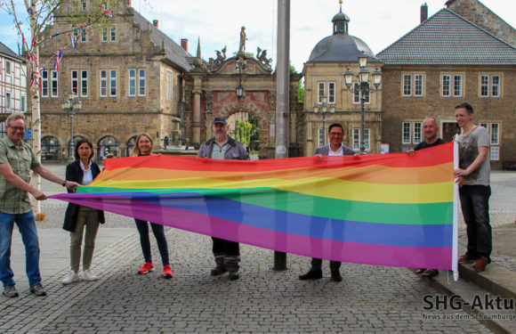 Stadt Bückeburg hisst erstmalig die Regenbogenflagge