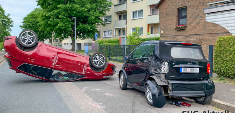 Obernkirchen: Schwerer Verkehrsunfall am Kollbergring / Auto landet auf dem Dach
