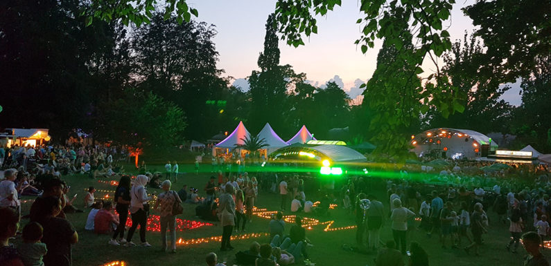 Gourmetfest Bad Nenndorf mit stimmungsvoller Illumination, kulinarischen Köstlichkeiten, Live-Musik und Feuerwerk