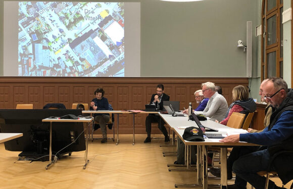 Bückeburg soll „Vorzeigeprojekt“ bekommen: Klimaauschuss empfiehlt Bau von Solar-Bike- und Carport auf dem Dr-Witte-Platz