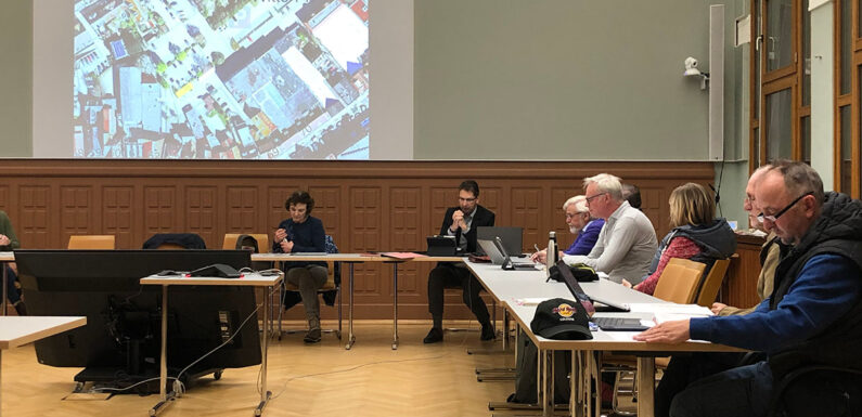 Bückeburg soll „Vorzeigeprojekt“ bekommen: Klimaauschuss empfiehlt Bau von Solar-Bike- und Carport auf dem Dr-Witte-Platz