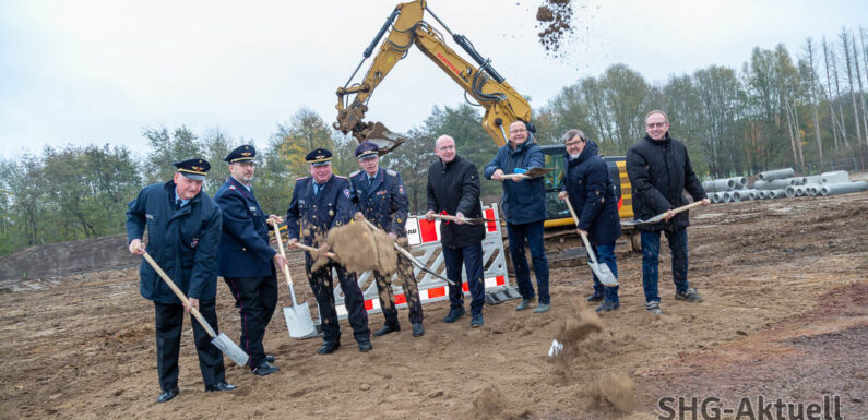Stadthagen: Spatenstich zur Erweiterung der Feuerwehrtechnischen Zentrale