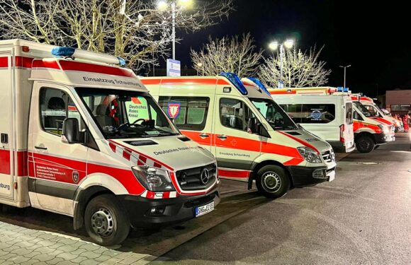 Rettungswagen des DRK Schaumburg unterstützen bei Evakuierung in Laatzen