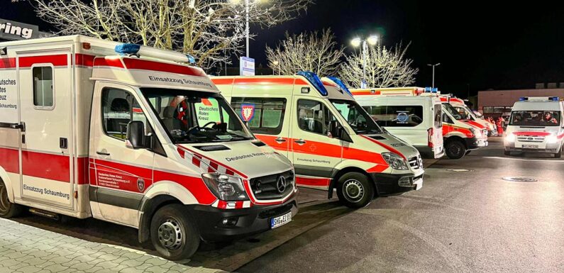 Rettungswagen des DRK Schaumburg unterstützen bei Evakuierung in Laatzen