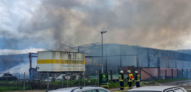 Rehren: Feuerwehren aus dem Auetal, Bückeburg und Rinteln bei Großbrand im Einsatz