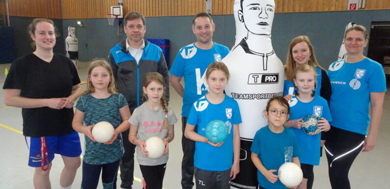 „Eigentlich bist Du Handballer“: TVE Röcke unterstützt Aktionstag an der Grundschule im Petzer Feld